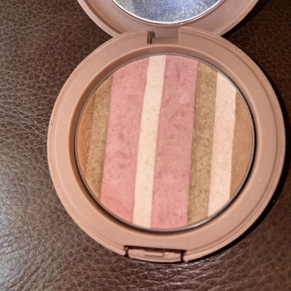Belle Beauty Blushabelle‎ -Island Glow Blush Bronzer Kim Gravel 0.32 oz